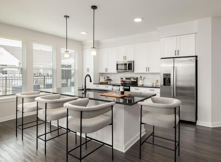 Maxwell apartment kitchen 01